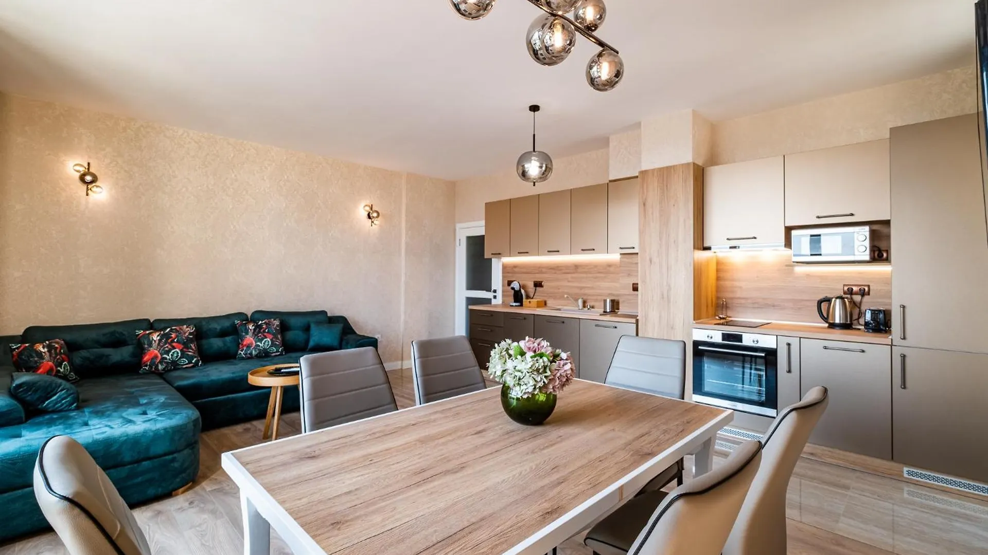 Metalex Garden 2Bdrm Luxury Apartment 바르나