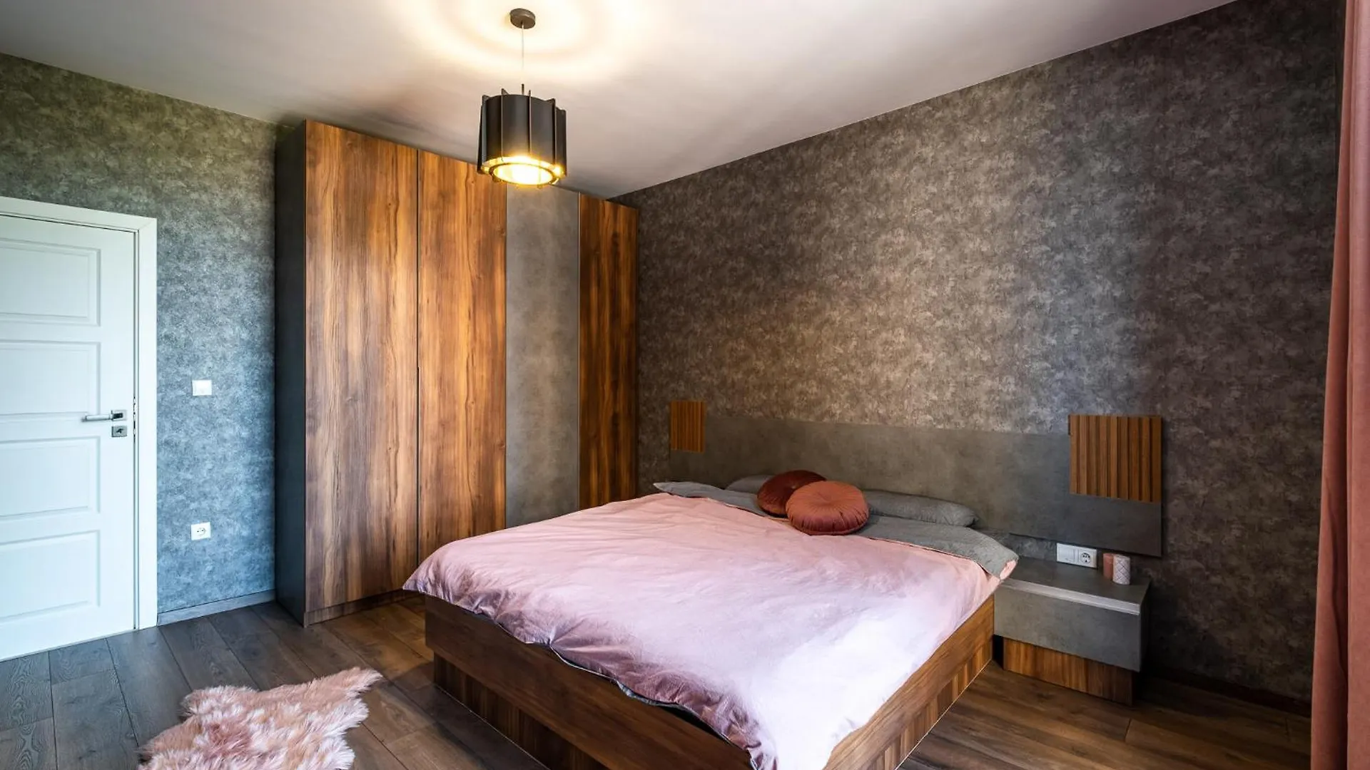 Metalex Garden 2Bdrm Luxury Apartment 바르나